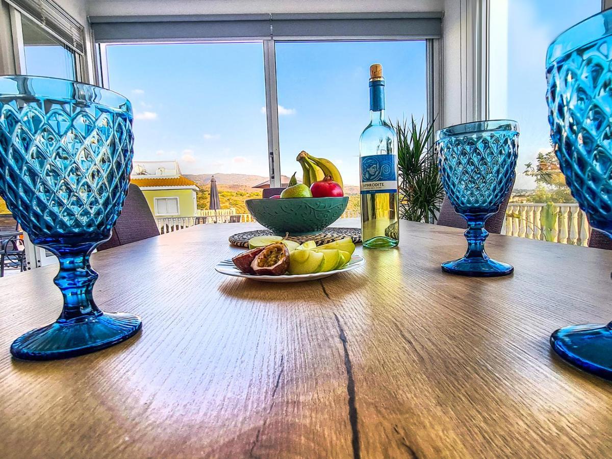 Katya-sofia - Tranquility With Sea View Villa Peyia